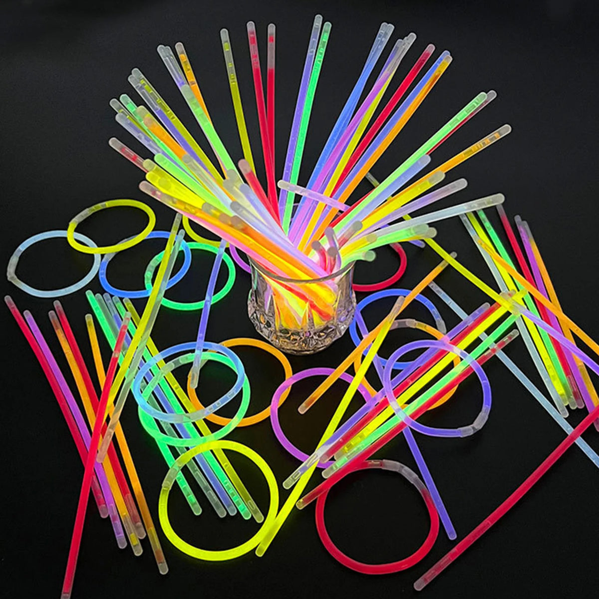 200Pcs Glow in The Dark Party Supplie Pack,Light Up Party Favors Birthda,Glow Party Supplies Led Birthday Party,Neon Party Supplies,Glow Sticks for Wedding,Glow in The Dark Necklaces Party,Glow Sticks Party Pack,Fluorescence