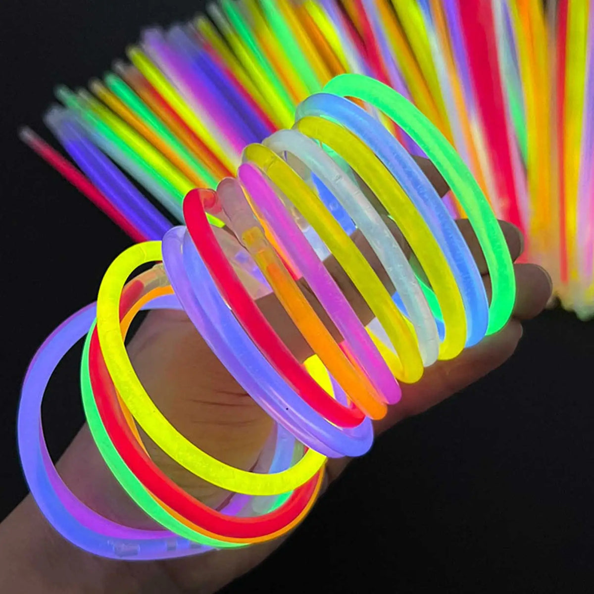 200Pcs Glow in The Dark Party Supplie Pack,Light Up Party Favors Birthda,Glow Party Supplies Led Birthday Party,Neon Party Supplies,Glow Sticks for Wedding,Glow in The Dark Necklaces Party,Glow Sticks Party Pack,Fluorescence